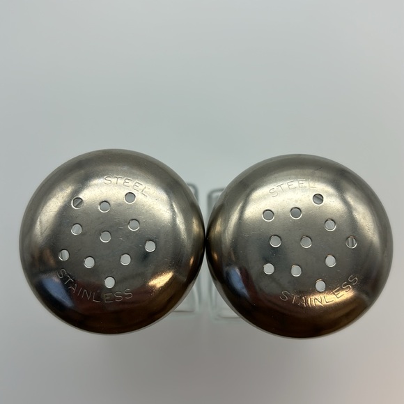 Classic Clear Glass Refillable Salt & Pepper Shaker Set w/ Stainless Steel Lids - Picture 3 of 7